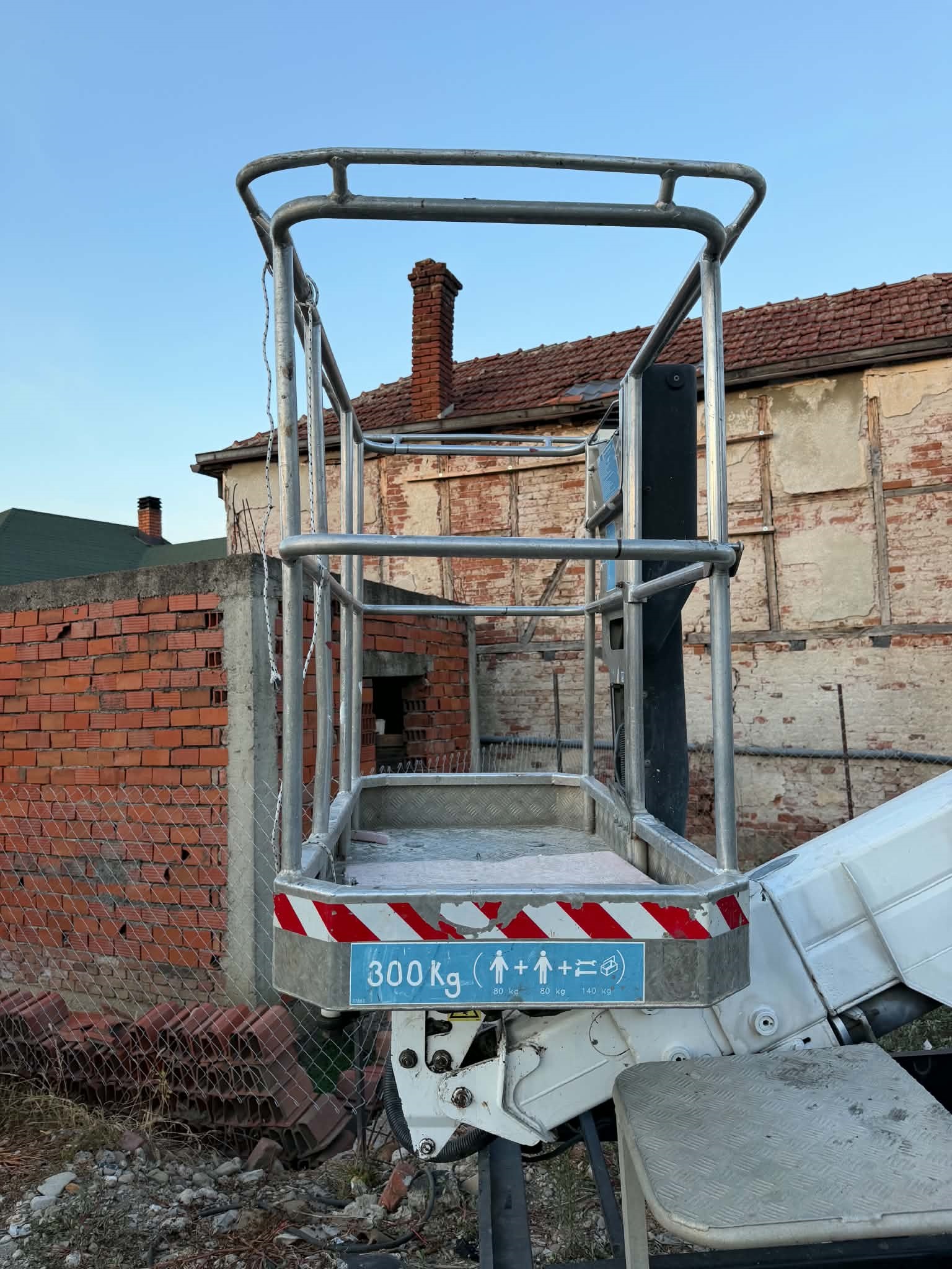 Kamion sa korpom CTE – 18 m / 300 kg - Slika 4